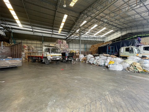 รับซื้อกล่องลังกระดาษจำนวนมากให้ราคาดี